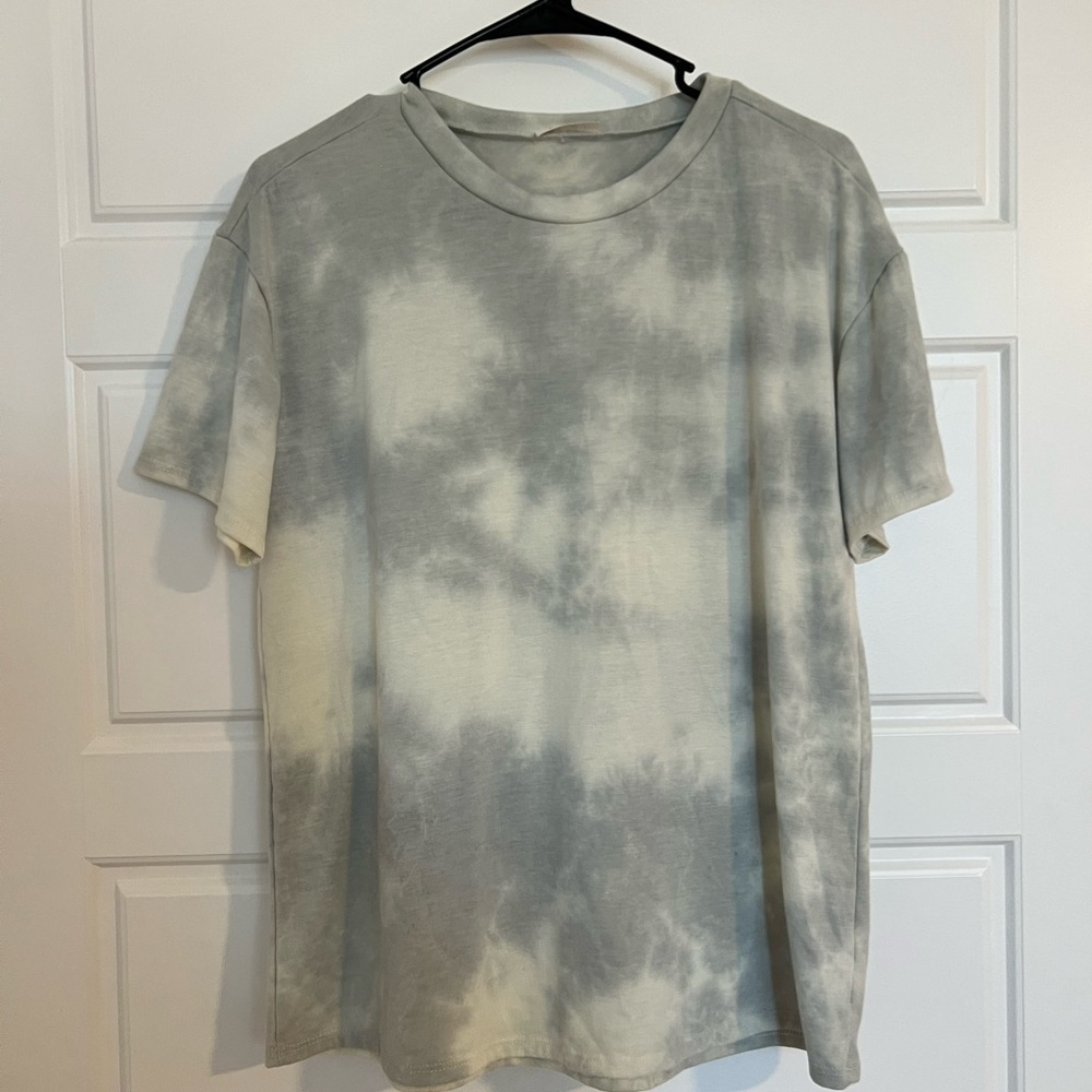 WST Cst Women’s Gray/Blue Tie Dye Tee Size‎ Small